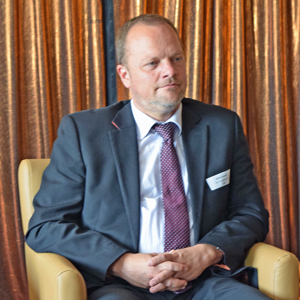 082416_komoss